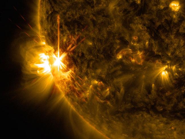 a solar flare observed by the Solar Dynamics Observatory
