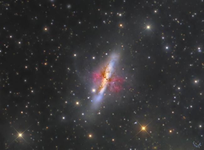optical image galaxy M82