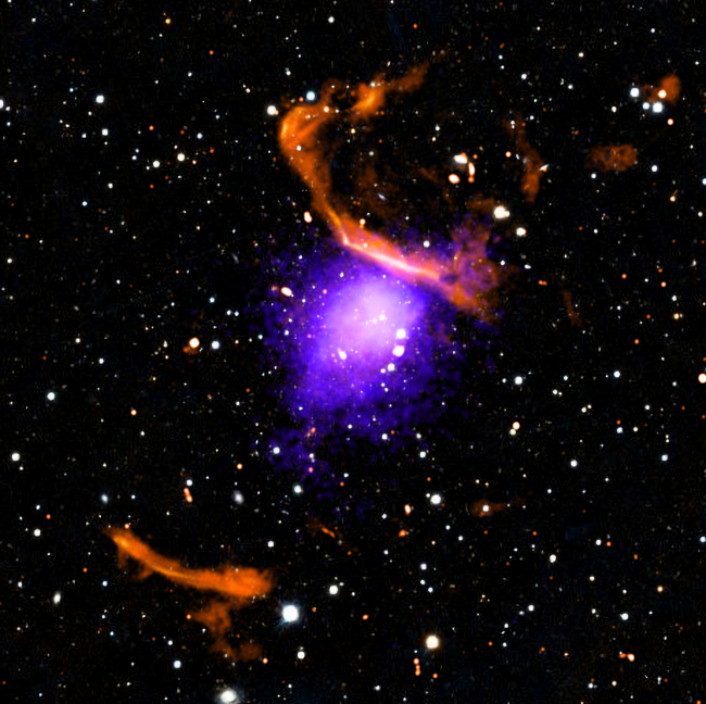 The largest cloud of energized particles seen in a galaxy cluster