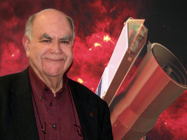 Giovanni Fazio Receives 2008 Royal Society of London/COSPAR Massey Award